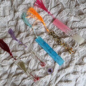 Selfmade Set of 8 unique resin bookmarks with tassels #booklover #resinart
